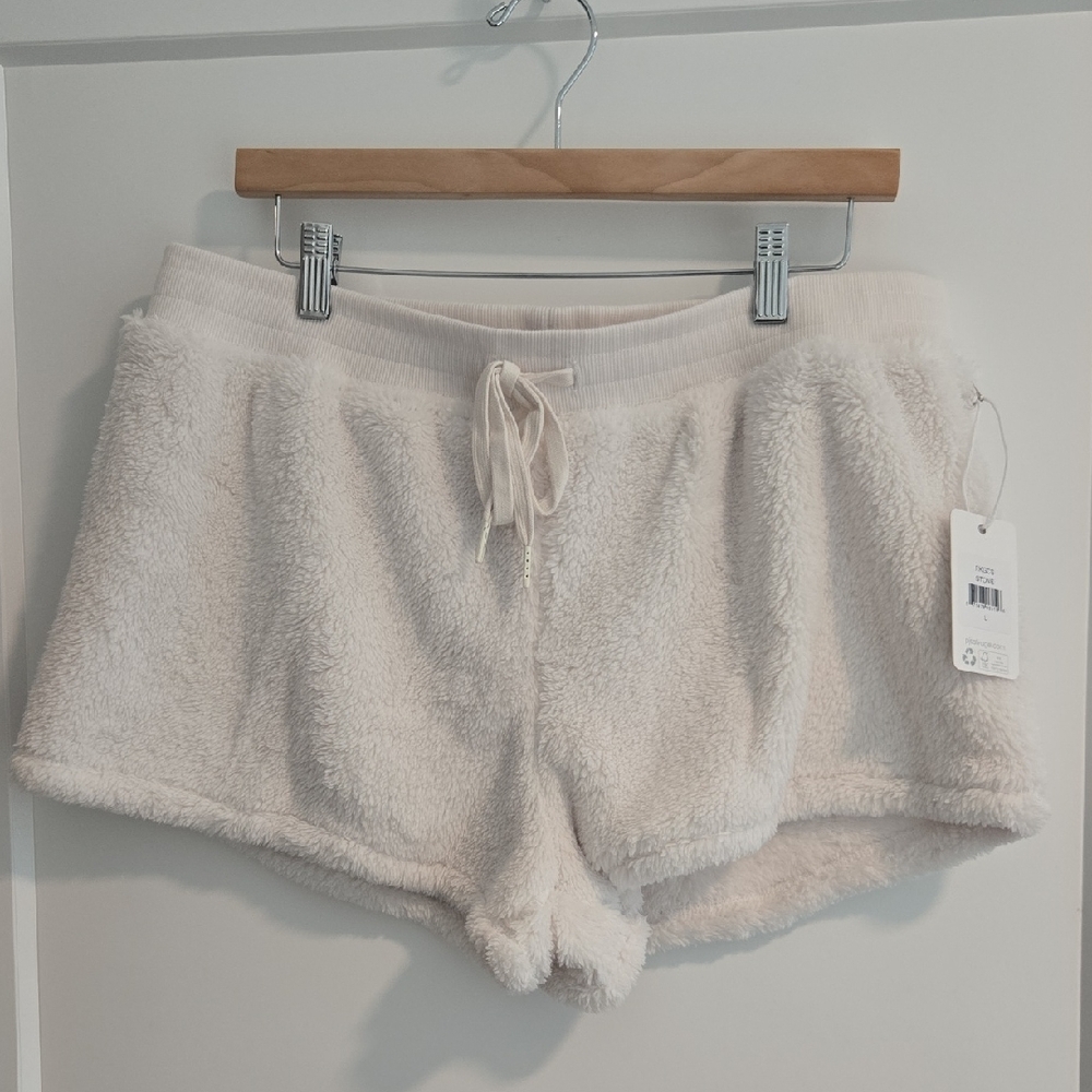 NWT P.J. Salvage Soft Cream Fleece Shorts - Large